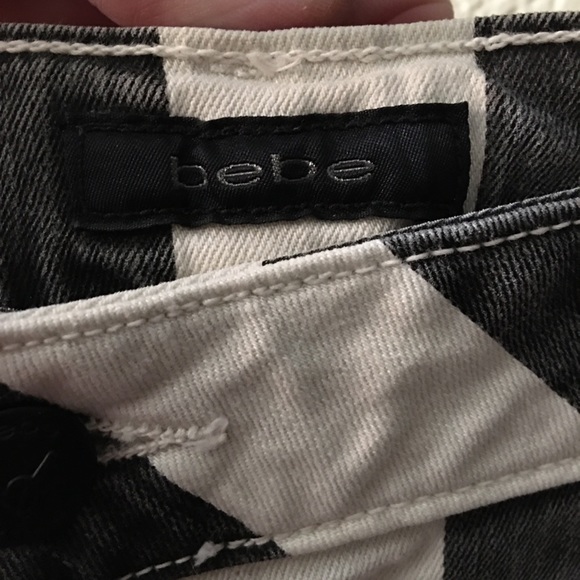 Bebe size 27 b&w jeans - Picture 2 of 8